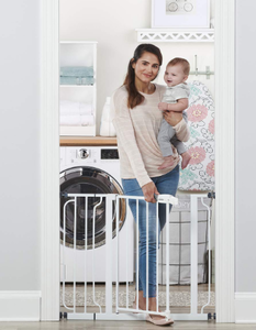 lot 15331 image: Regalo Baby Gate