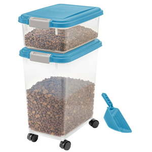 lot 15472 image: IRIS USA Airtight Pet Food & Treat Storage Container Combo with Scoop Sky Blue