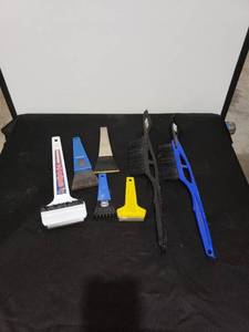 lot 2228 image: lot of ice scrappers