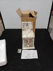 lot 2232 image: hummingbird feeder NIP