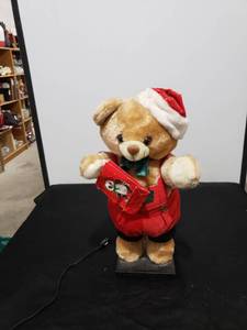 lot 2247 image: head moving bear