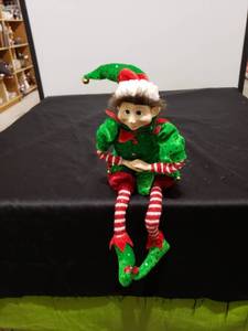 lot 2248 image: cracker barrel posable elf NWT