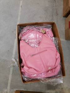 lot 2290 image: lot of Pink designer purses