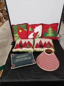 lot 2339 image: lot of Christmas pillowslamp shade