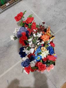 lot 2348 image: lot of floral