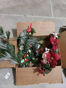lot 2350 image: lotof Christmas pics