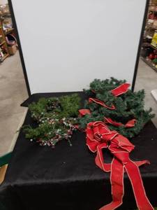 lot 2351 image: lotof garland