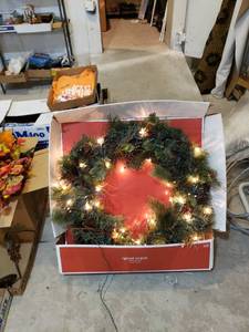 lot 2358 image: lighted wreath NIB