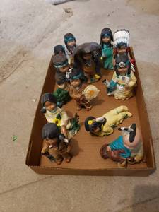 lot 2398 image: lot of native American figurines ceramic
