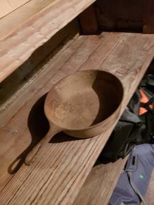 lot 2413 image: cast Iron skillet #8