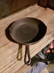 lot 2416 image: cast Iron skillet #8