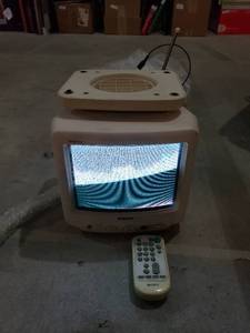 lot 2435 image: Sony trinitron tv