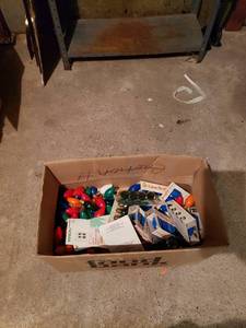 lot 2439 image: lot of C-9 replacement bulbs