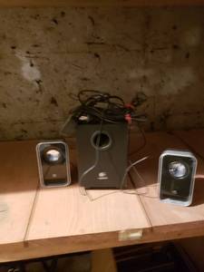 lot 2442 image: Logitech speaker set