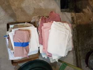 lot 2486 image: lot table clothsnapkins