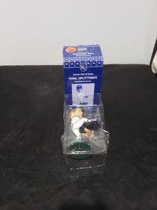 lot 2504 image: KC Royals bobble head