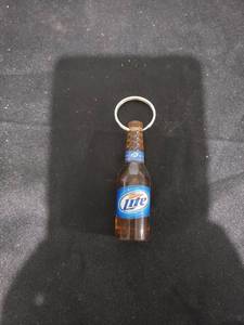 lot 2533 image: Miller lite keychain
