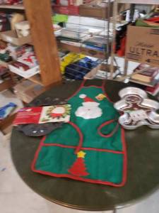 lot 2592 image: lot of NWT baking items