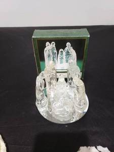 lot 2618 image: 6 pc. glass nativity NIB