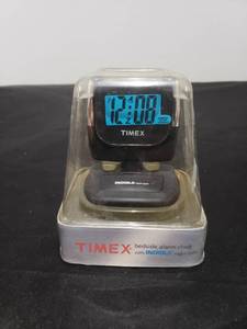 lot 2619 image: timex indigo alarm clock NIP