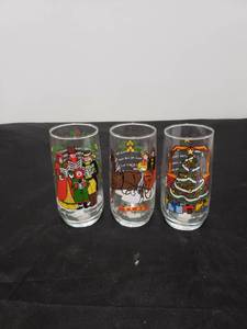 lot 2652 image: set 3 Christmas Carol Pepsi glasses
