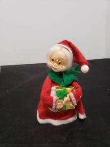 lot 2656 image: vtg. Mrs. Claus tree topper