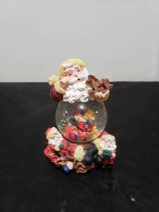 lot 2658 image: Santa snow globe