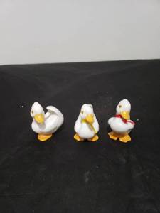 lot 2661 image: set 3 Homco ducks figurine