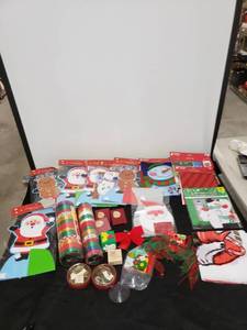 lot 2672 image: misc. Christmas supplies