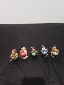 lot 2686 image: lot of Boyds bear ornaments