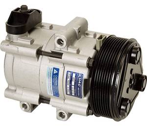 lot 40033 image: UAC CO 35112C AC Compressor   Universal