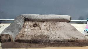 lot 56597 image: Large Pet Bed, Brown, 35x26