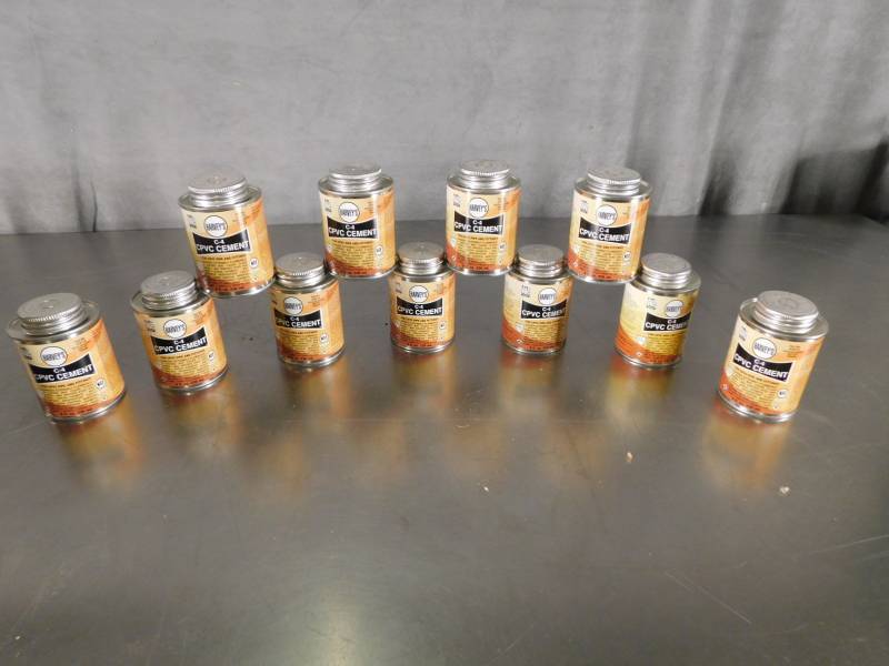 lot 3646 image: Lot of harveys C-4 CPVC Cement