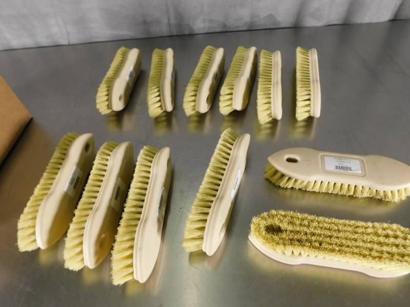 lot 3697 image: Lot of Nexstep Cleaning Brushes