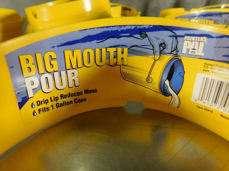 lot 3701 image: Lot of Big Mouth Pour