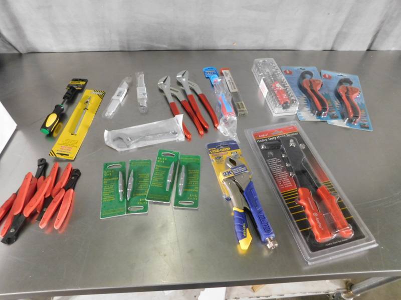 lot 3715 image: Lot of Misc Tools All New