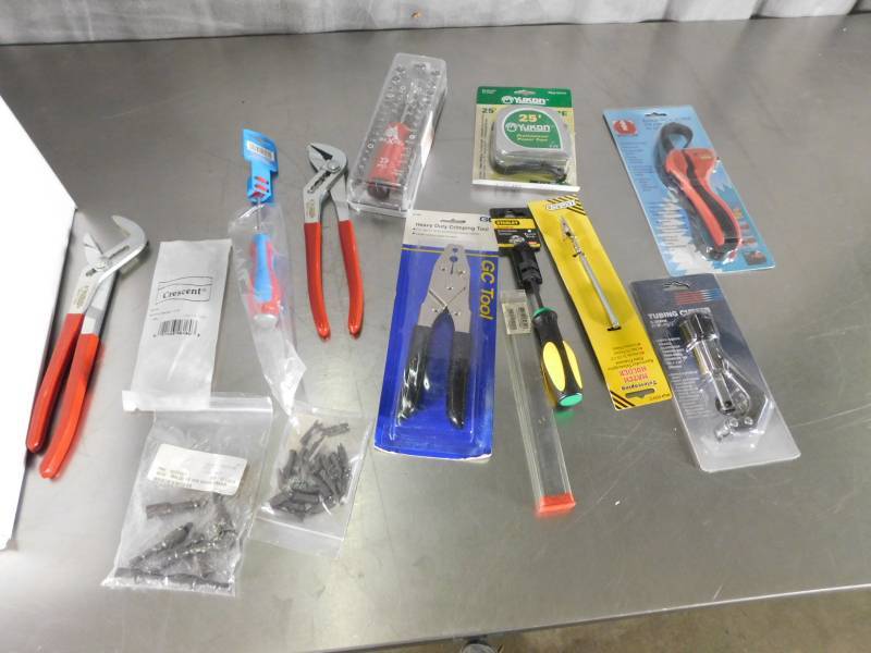 lot 3717 image: Lot of Misc Tools All New