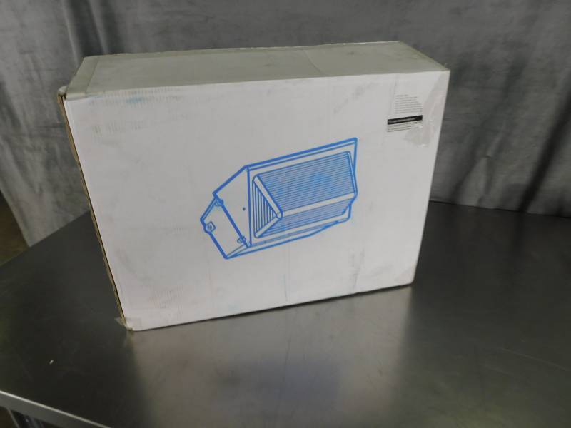lot 3804 image: Wall Pack Light
