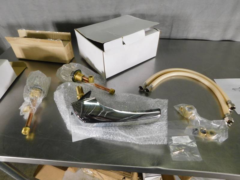 lot 3493 image: Roman 2 Handle Tub Faucet