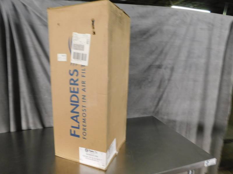 lot 3625 image: Case of Flanders 12 x 33 x 1 Air Filters