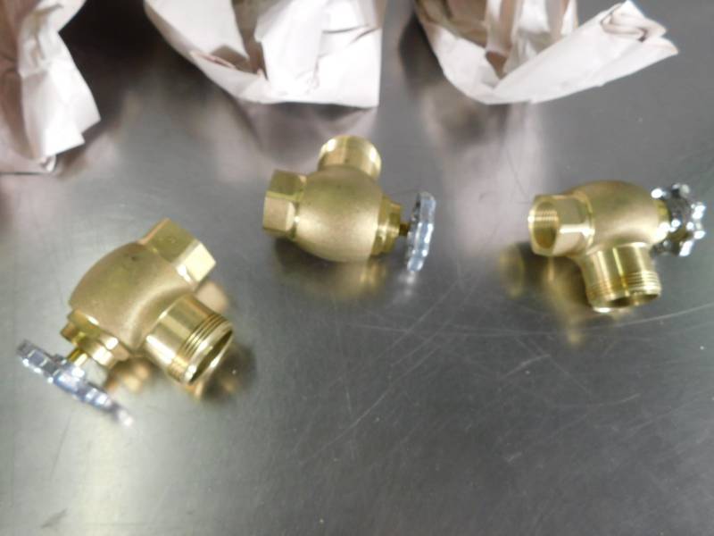 lot 3847 image: Lot of Brass Valves