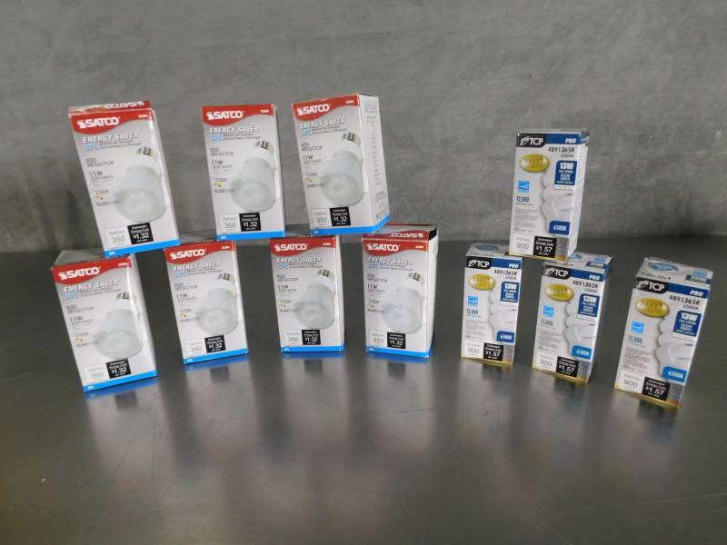 lot 3862 image: Lot of Misc Light Bulbs