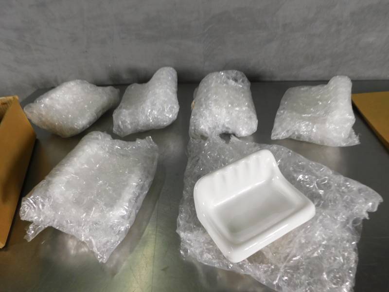 lot 3880 image: Lot of Soap Dish Holders