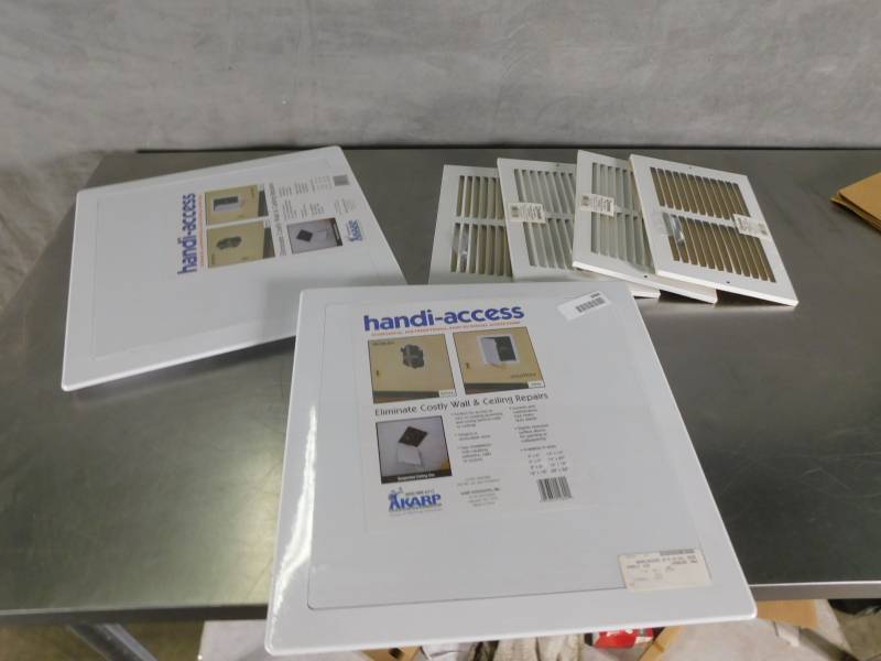 lot 3884 image: Large Lot of Combo Towel Cabinets