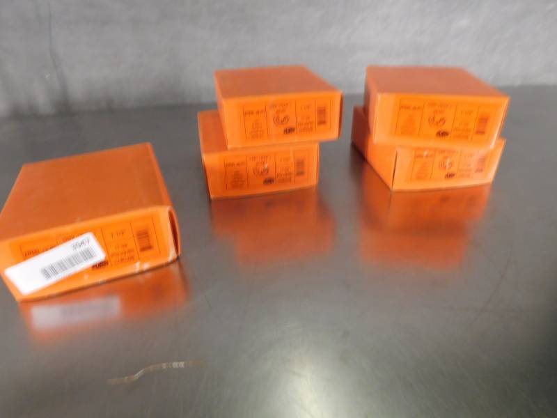 lot 3947 image: Lot of J Bend Sink Traps