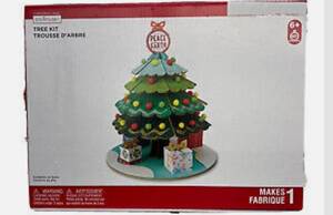 lot 52842 image: Creatology Christmas Arts & Crafts Wooden DIY Christmas Tree Kit