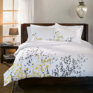 lot 39 image: Superior Reed Floral Duvet Cover Set King Cal King Multi-Color