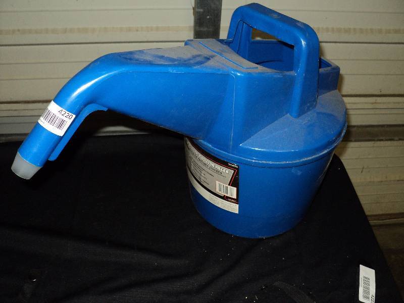 2.5 gallon plastic radiator filler jug w/ funnel top and handle The