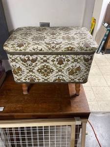 lot 6475 image: storage stool