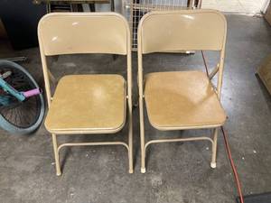 lot 6481 image: 2 tan folding chairs